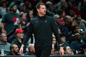 拓记：65.6%的罚球命中率真的会被惩罚 26个进攻篮板最终成为徒劳